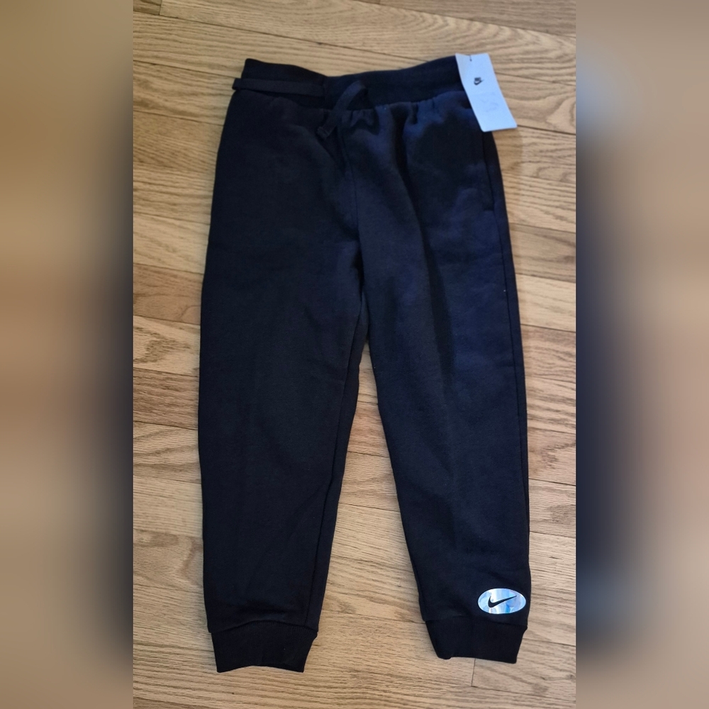 NEW Nike Girls Size 6 Black Jogger Sweatpants